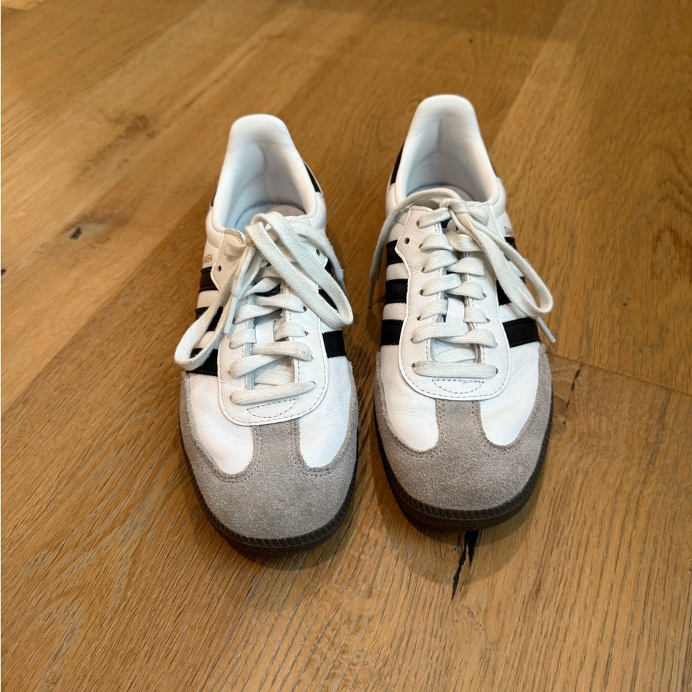 Adidas White and Black Sneakers Classic Design - Picture 3 of 5